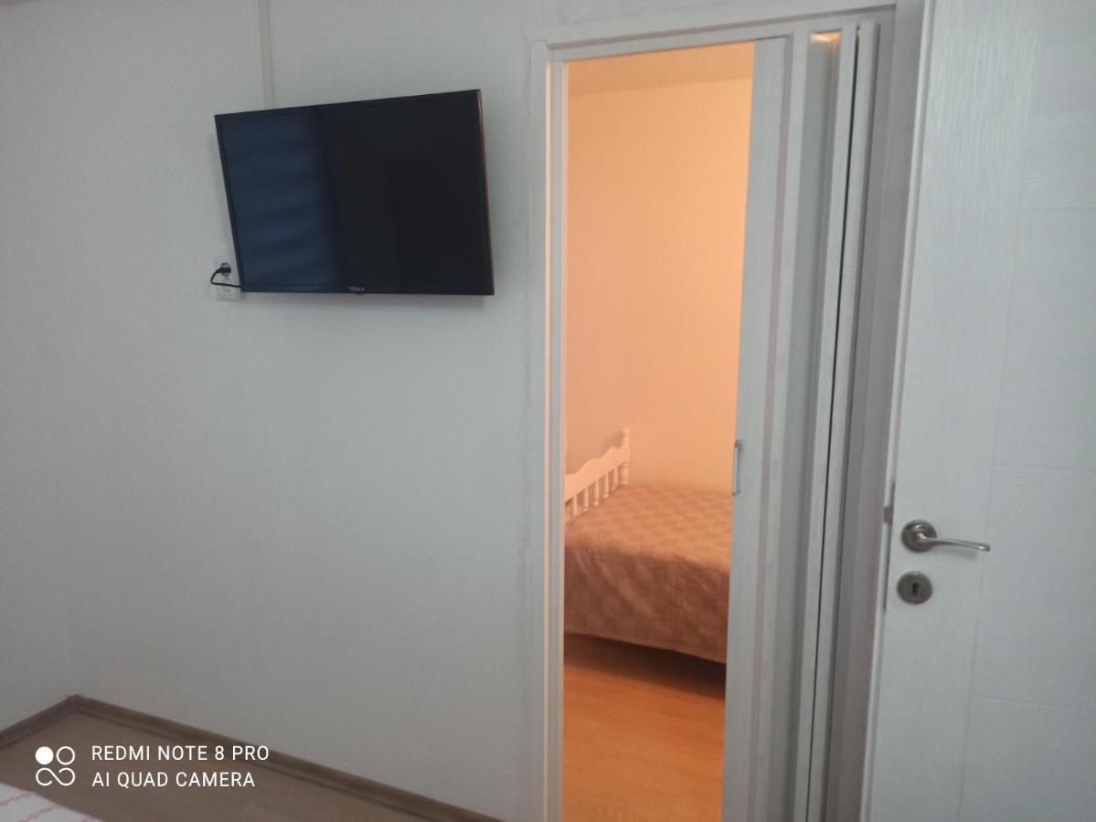 Appartamento Sunce Apartman Bratkovice 1-8C Drače Esterno foto